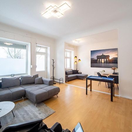 Massagesessel, King-Sized Bed, Billardtisch, 2 Couches Daire Berlin Dış mekan fotoğraf