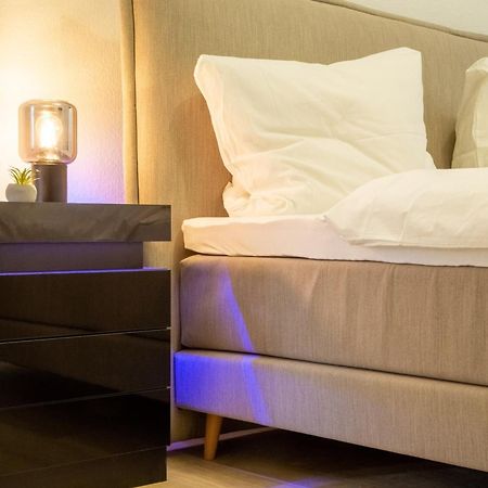 Massagesessel, King-Sized Bed, Billardtisch, 2 Couches Daire Berlin Dış mekan fotoğraf