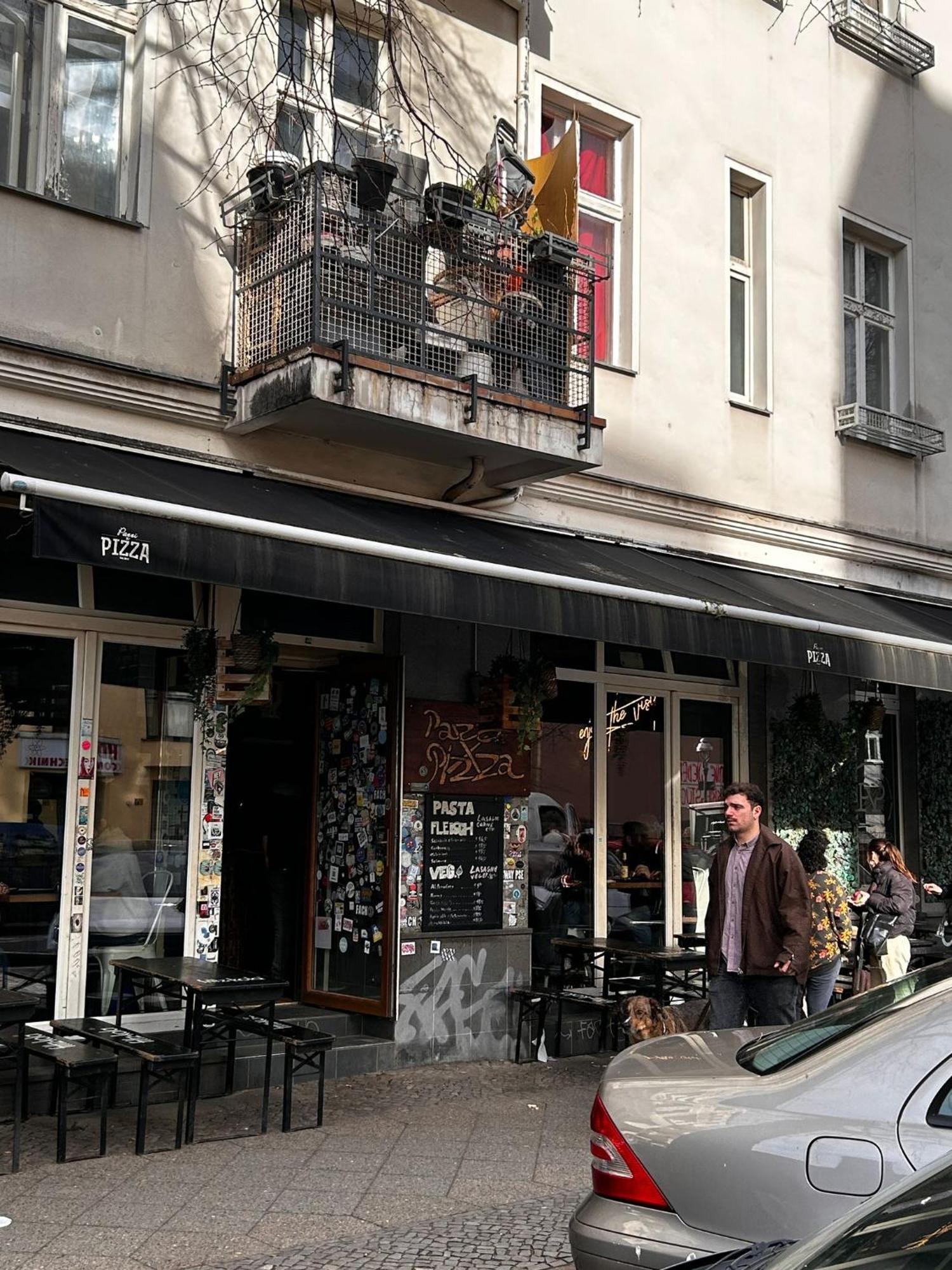 Massagesessel, King-Sized Bed, Billardtisch, 2 Couches Daire Berlin Dış mekan fotoğraf