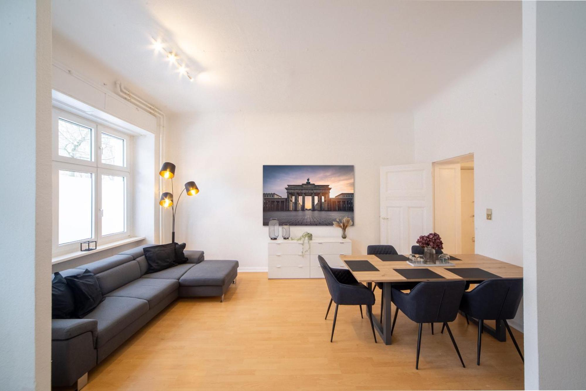 Massagesessel, King-Sized Bed, Billardtisch, 2 Couches Daire Berlin Dış mekan fotoğraf