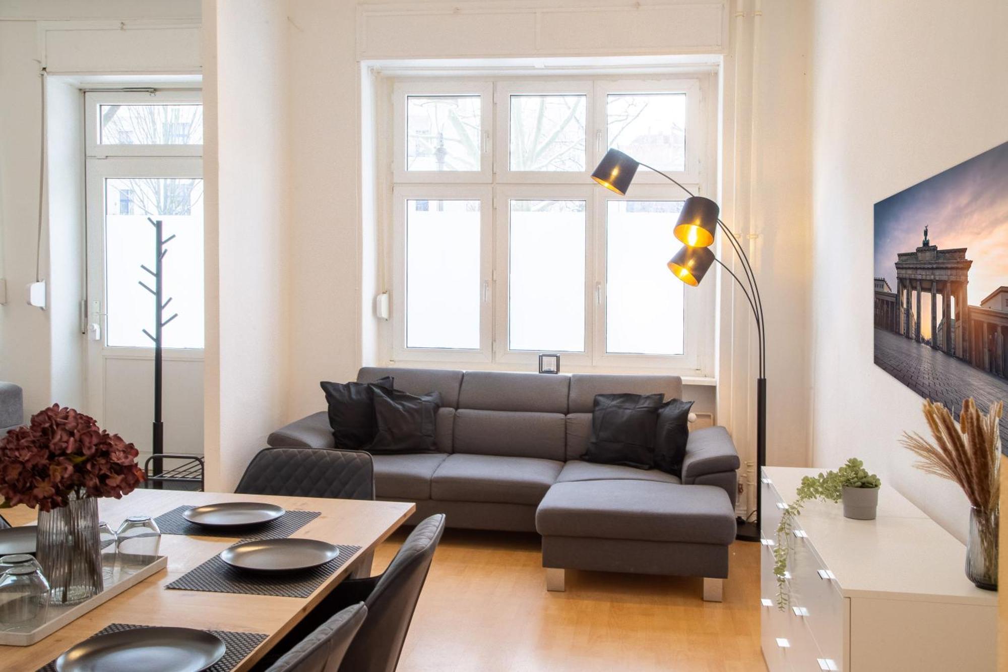 Massagesessel, King-Sized Bed, Billardtisch, 2 Couches Daire Berlin Dış mekan fotoğraf